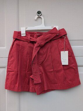 NWT-Dressy Pleated shorts with pockets-Med